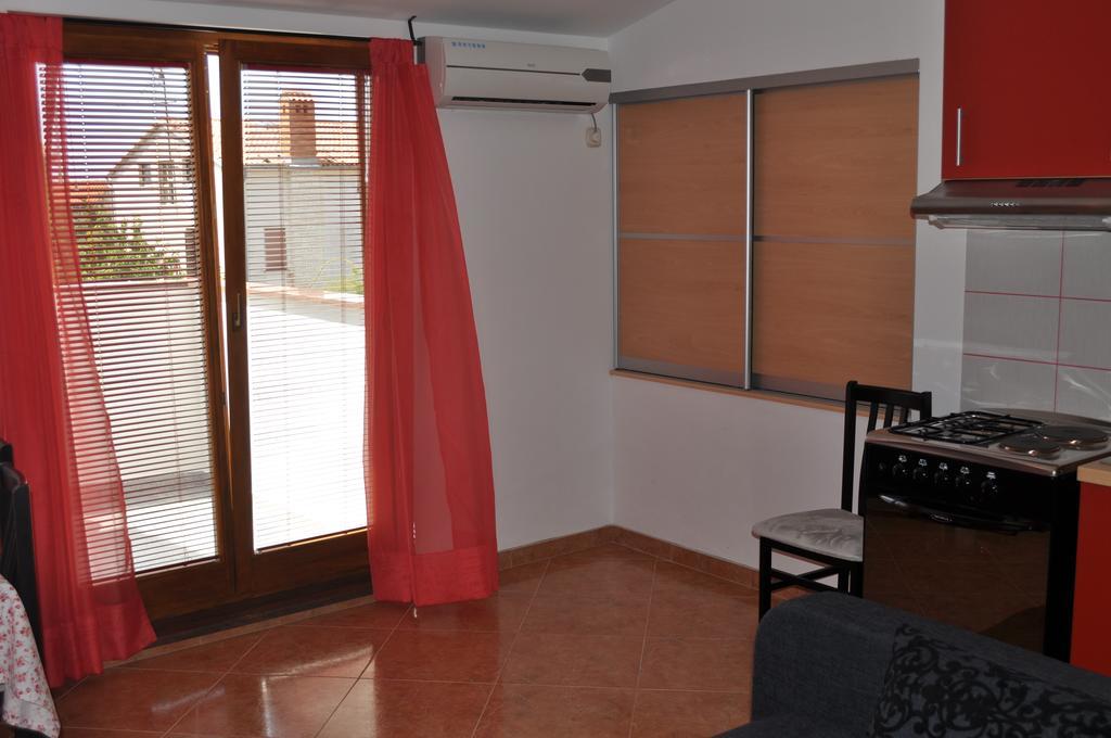 Apartment Drenovica Pula Habitación foto