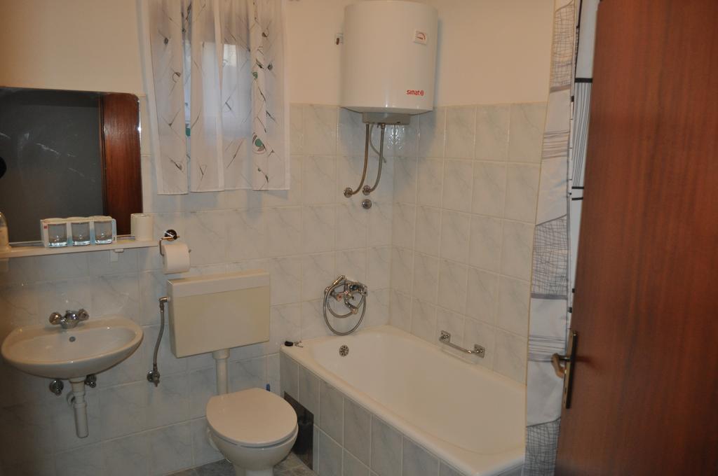 Apartment Drenovica Pula Habitación foto