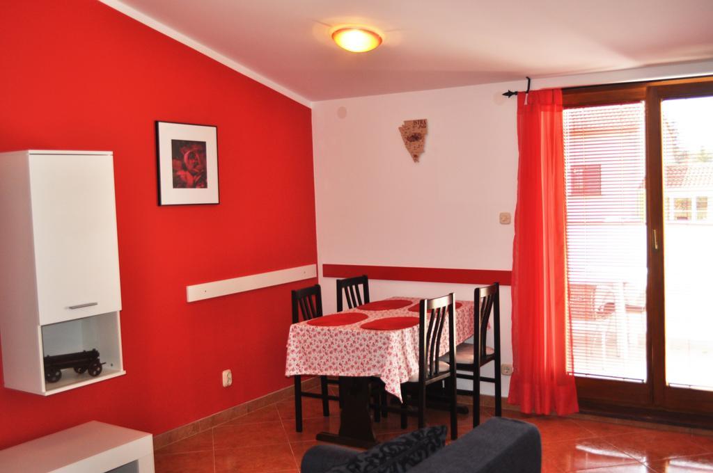 Apartment Drenovica Pula Habitación foto