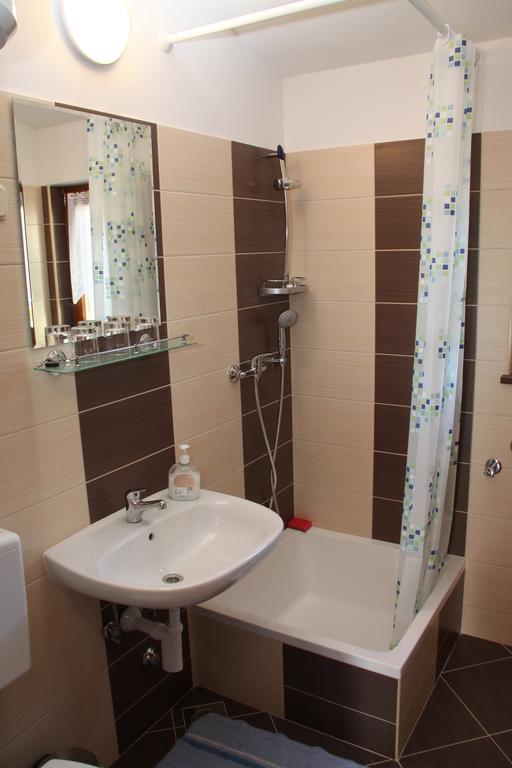 Apartment Drenovica Pula Habitación foto
