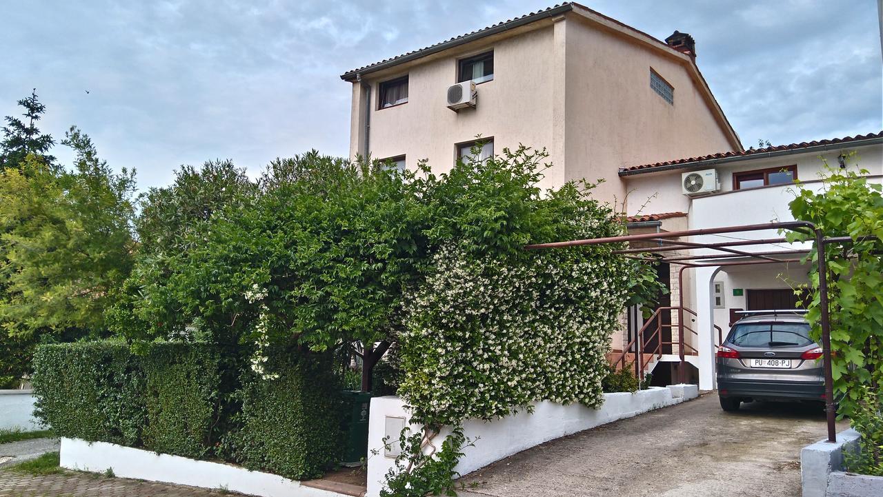 Apartment Drenovica Pula Exterior foto
